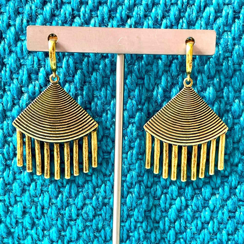 🪭 GILES & BROTHER FAN EARRINGS ~ Color Antique Bronze